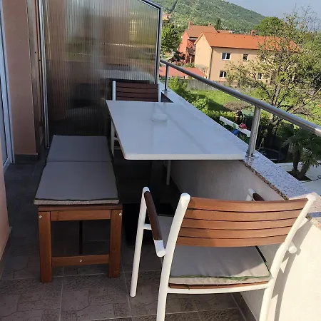 Apartment Ucka *